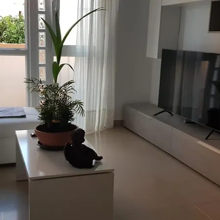 Apartamento 2 *